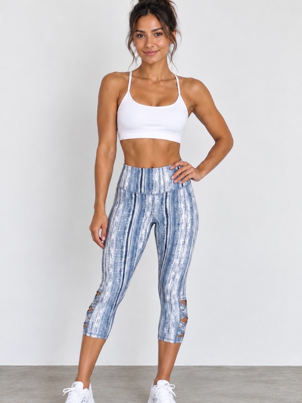 Gaiam Women's XS Blue White Abstract Active Capri Leggings with Crisscross Hem